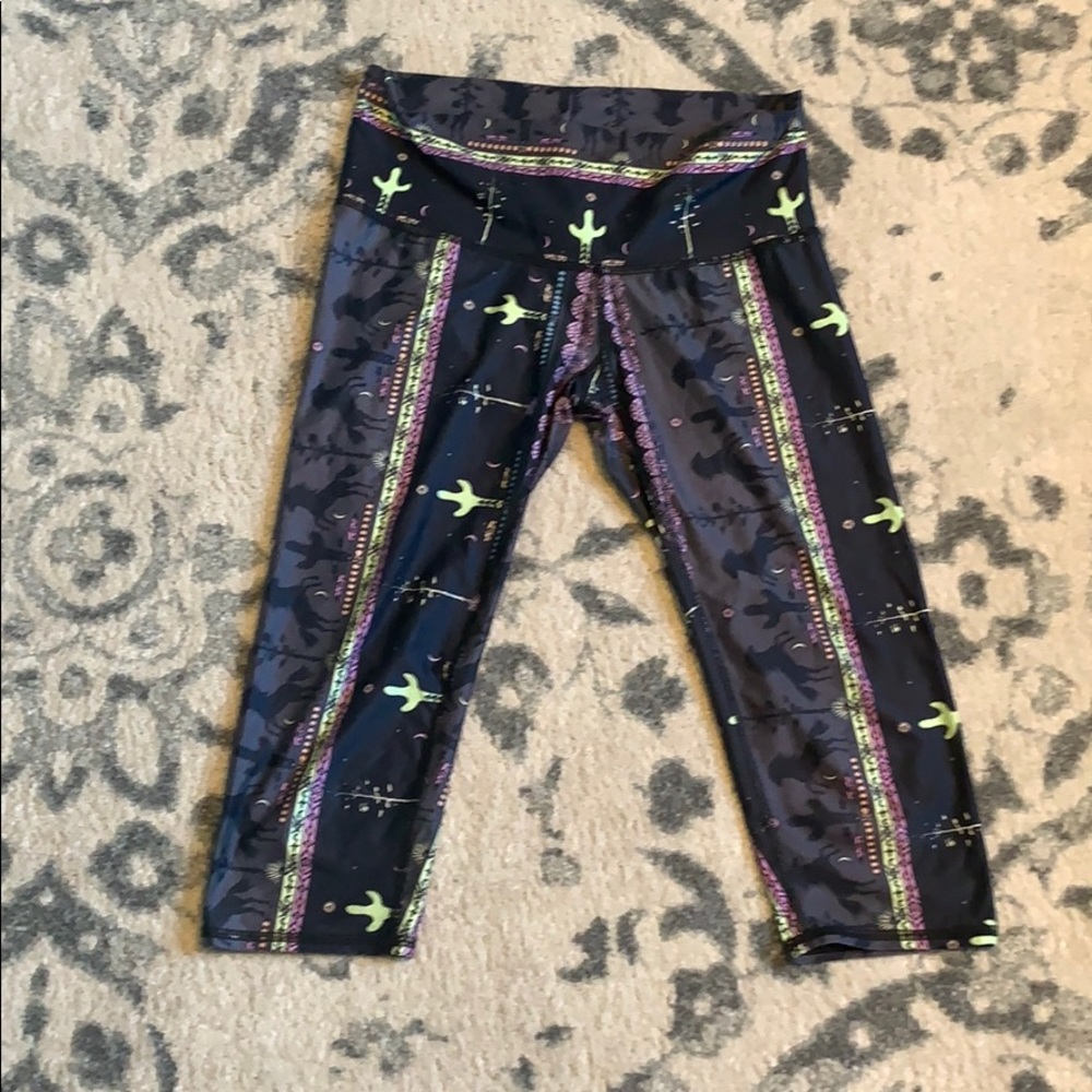 Teeki goddess crop leggings